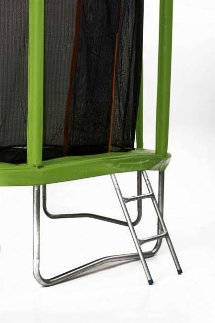 Батут с сеткой SuperJump 8ft (244 см) и лестницей Батут с сеткой SuperJump 8ft (244 см) и лестницей
