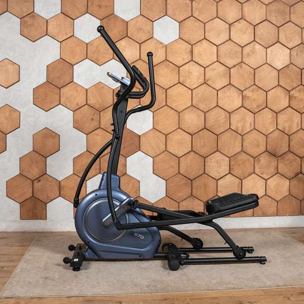 Эллиптический тренажер CARBON FITNESS E70 складной Эллиптический тренажер CARBON FITNESS E70 складной